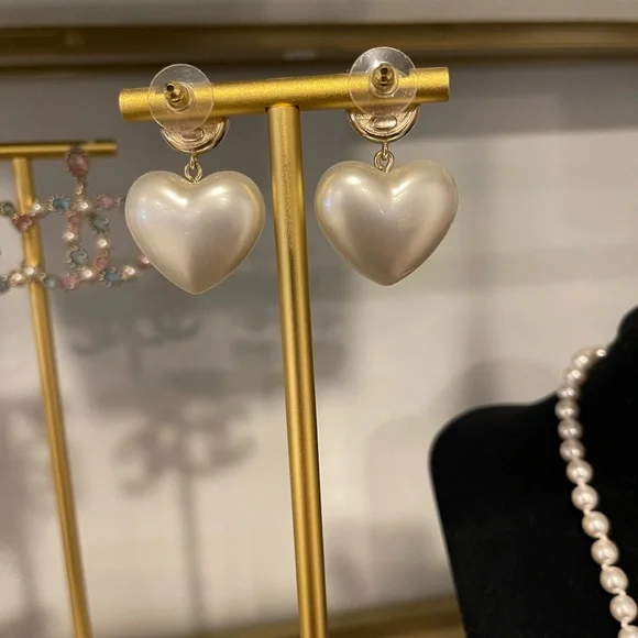 ✨💝 Absolutely Stunning Chanel Heart Duo💝✨ - Picture 3 of 10